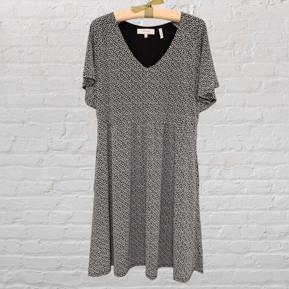 EUC Lark & Ro Women's Short Sleeve Smocked Waist Dress Pockets Black Ivory SZ 16